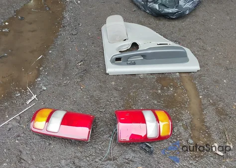 2003 GMC Yukon Sle z USA, uszkodzony, nr VIN 1GKEC13V03J339970